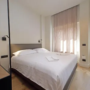 https://the-place-gallia.it-romehotels.com